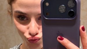 İlayda Alişan Paris sokaklarında! Fotoğrafları çok beğenildi