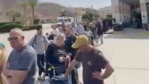 İran korkusu İsraillileri ülkeyi terk etmeye itti: Sınırda yoğunluk oluştu