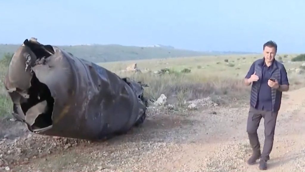 İran’dan Tel Aviv’e atılan devasa füzenin enkazı görüntülendi