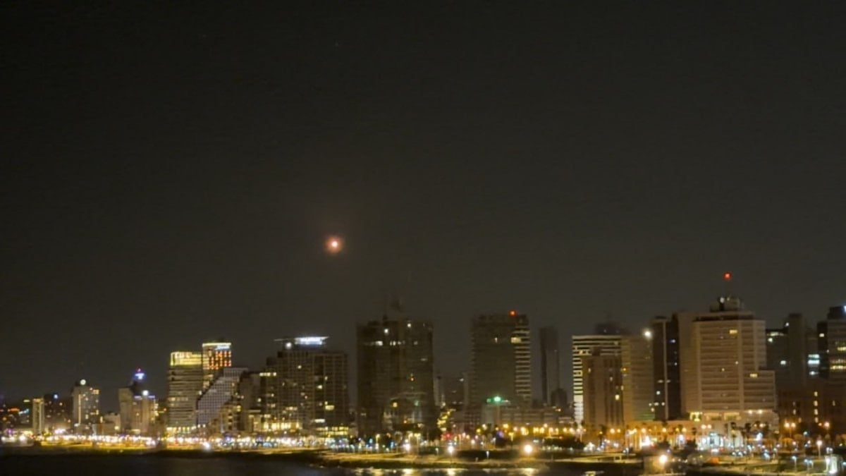 İran’dan Tel Aviv’e yeni hava saldırısı