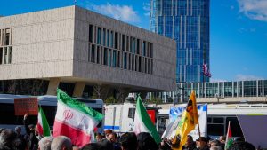 İran’ın Ankara Büyükelçiliği’nde bayraklar yarıya indirildi