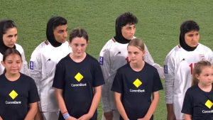 İranlı kadın futbolcular seremonide milli marşı söylemedi