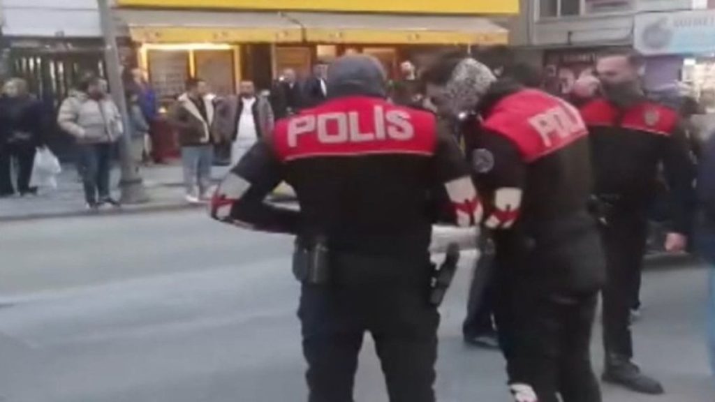 İstanbul Şişli’de silahlı kavga: Kurşunlar yoldan geçen kadına isabet etti