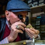 İstanbul’da 2İskele Arif Usta’ 58 yıldır zamanı onarıyor