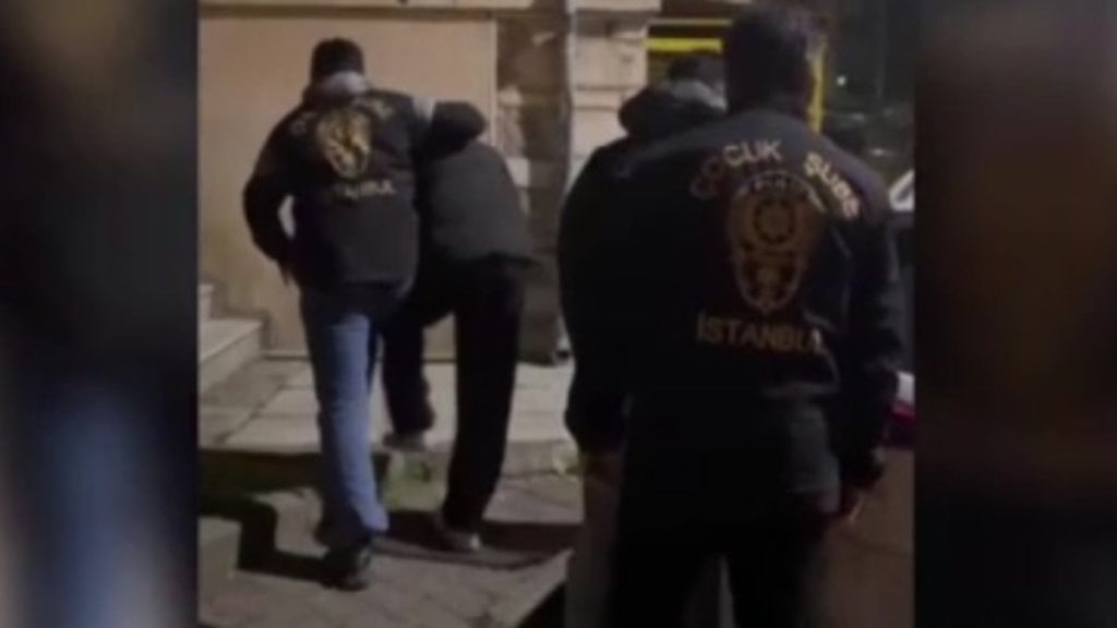 İstanbul’da çocuğa şiddet görüntüleri: 3 tutuklama