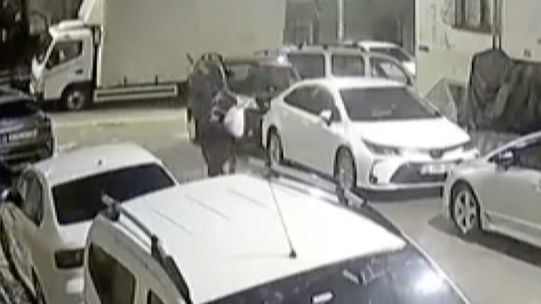 İstanbul’da eşine sinirlenen adam sokağa çıkıp havaya ateş açtı