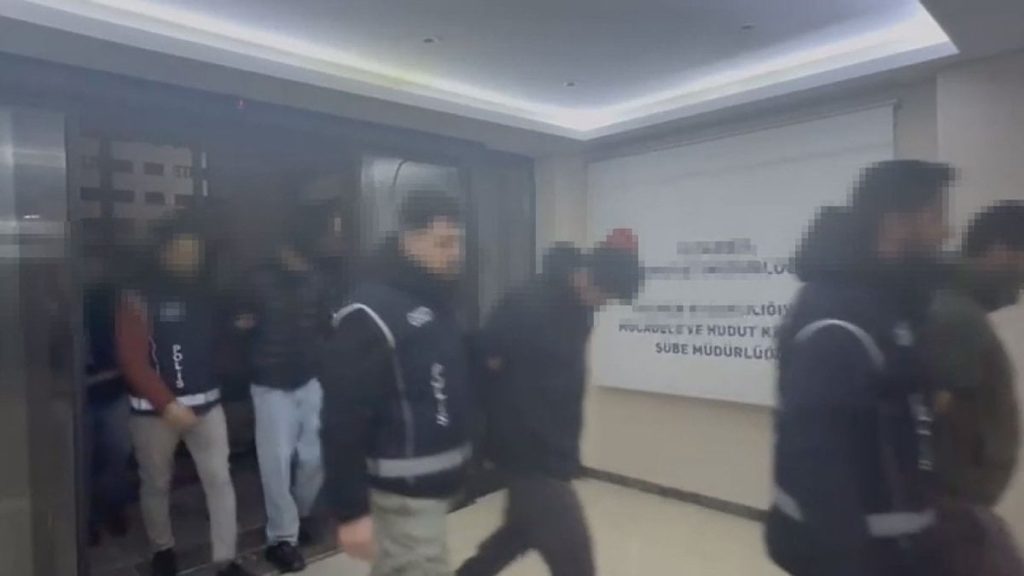 İstanbul’da göçmen kaçakçılığı operasyonu: 13 gözaltı