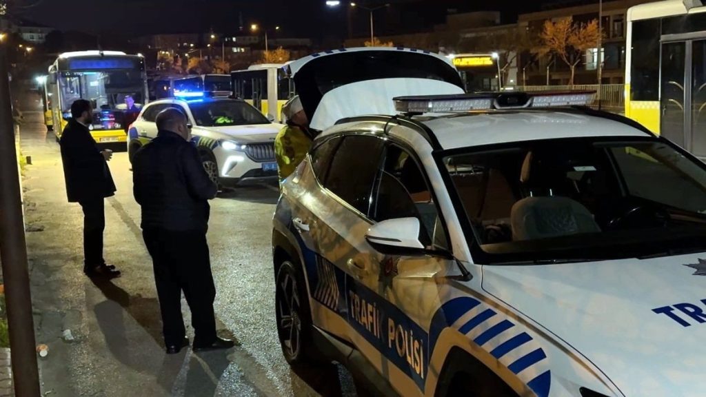 İstanbul’da güzergahı karıştıran İETT şoförü alkollü çıktı: Gözaltına alındı