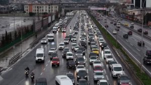 İstanbul’da iftar saatine dakikalar kala trafik yoğunluğu yüzde 89 olarak ölçüldü