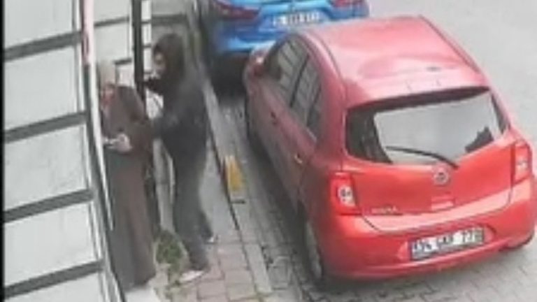 İstanbul’da kapkaç alarmı: Kadının telefonunu sokakta çalıp kaçtı