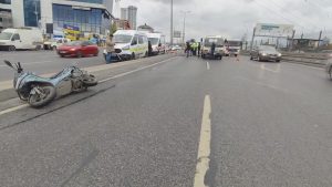 İstanbul’da kayganlaşan yolda düşen motosikletli öldü