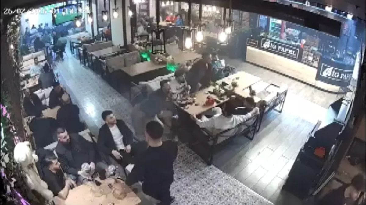 İstanbul’da maç izleyen taraftar gol atılınca bayıldı