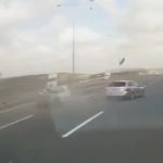 İstanbul’da makas atan sürücünün bariyere çarptığı kaza kamerada