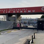 İstanbul’da okul saldırısında hayatını kaybeden öğretmenin cenazesi yakınlarına teslim edildi