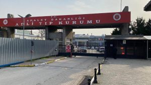İstanbul’da okul saldırısında hayatını kaybeden öğretmenin cenazesi yakınlarına teslim edildi