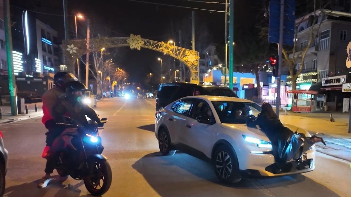 İstanbul’da polis uygulamasında alkollü yolcu bir aracın önüne atladı