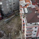 İstanbul’da temeli kayan bina görüntülendi