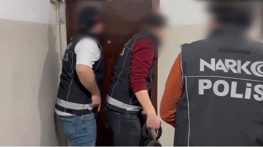 İstanbul’da uyuşturucu operasyonuna 5 gözaltı