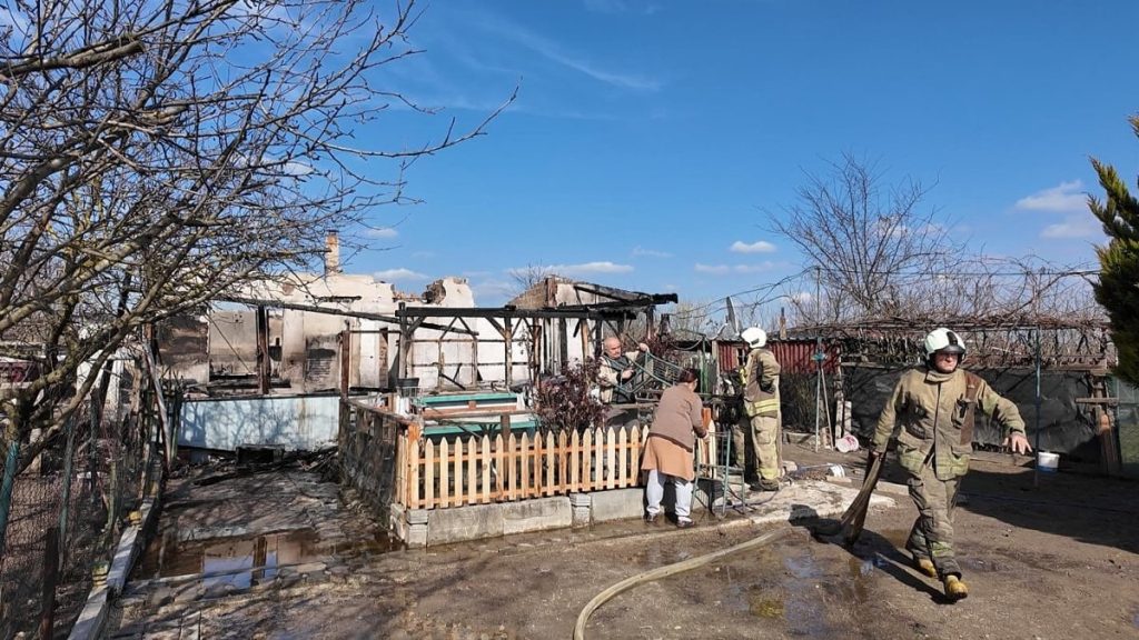 İstanbul’da yaşlı çiftin evi yangında küle döndü