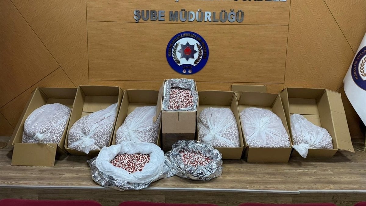 İzmir’de 356 bin uyuşturucu hap ele geçirildi