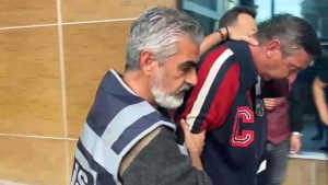 İzmir’de, boşandığı eşi tarafından otomobille ezilen kadının, şüpheliyi 8 kez şikayet ettiği ortaya çıktı