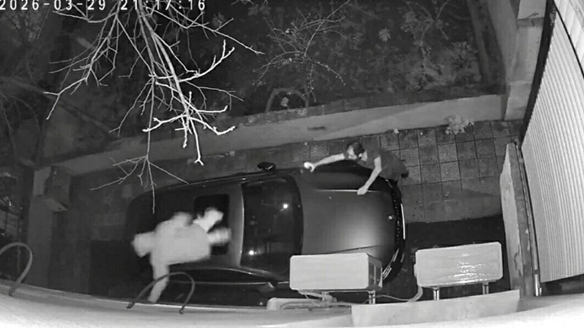 İzmir’de hırsızlık için binaya tırmanırken fark edildi: Otomobilin üzerine atlayarak kaçtı