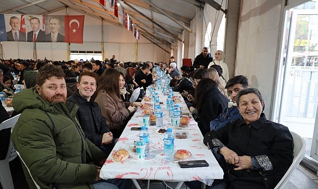 İzmit’in kalbi Büyükşehir Ramazan Çadırı’nda atıyor