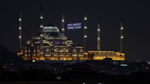 Kadir Gecesi tüm yurtta idrak ediliyor