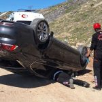 Kahramanmaraş’ta otomobil uçuruma yuvarlandı: Sürücüyü itfaiye kurtardı