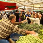 Karşıyaka’dan çocukları şiddet sarmalından koruyacak tarihi karar: Pazar yerlerinde kesici alet satışına son!