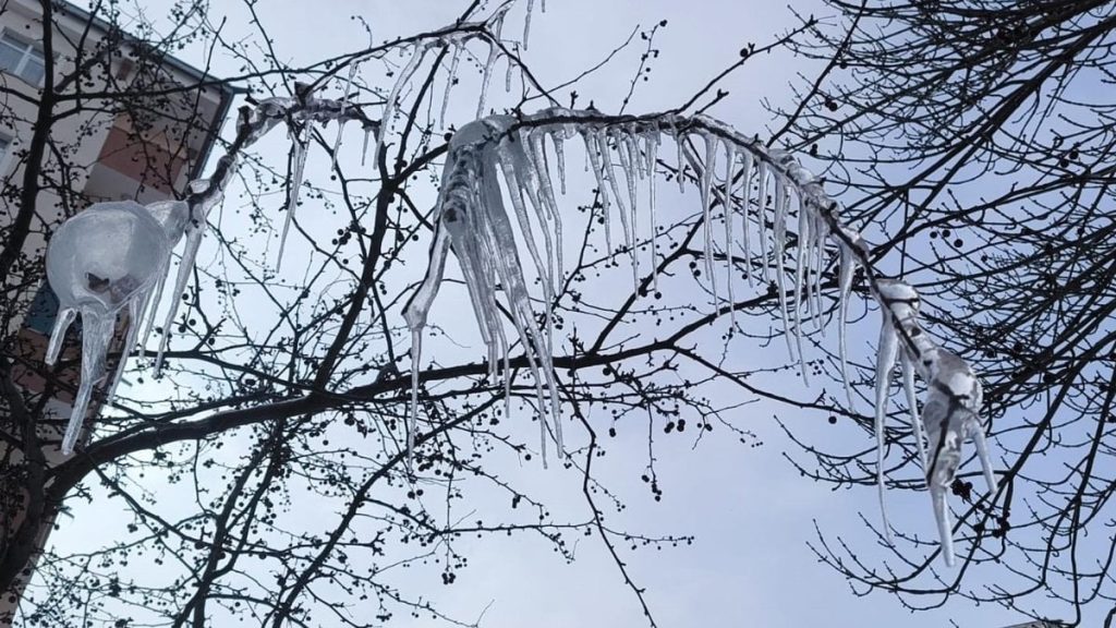 Kars’ta soğuk hava etkisini sürdürüyor