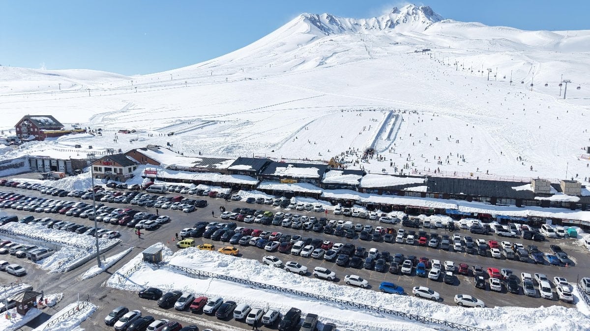 Kayseri Erciyes’te yoğunluk sürüyor
