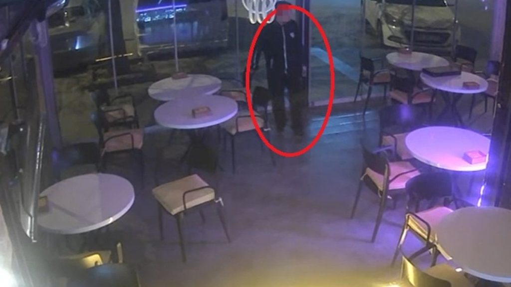 Kayseri’de 15 yaşındaki çocuğun hırsızlık yaptığı anlar kamerada