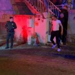 Kayseri’de bacağından bıçaklanan şahıs, ambulansa giderken de sigarayı bırakmadı