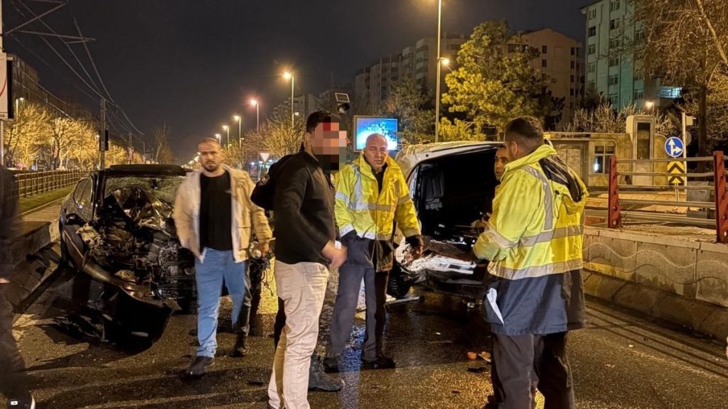 Kayseri’de kaza yapan ehliyetsiz sürücü alkollü çıktı: Tedaviye polis ikna etti