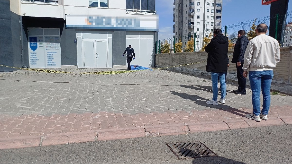 Kayseri’de üçüncü kattan düşen yaşlı adam hayatını kaybetti