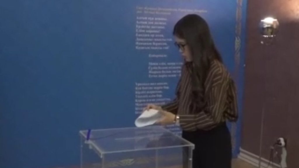 Kazakistan’daki anayasa referandumu içim İstanbul’da sandıklar kuruldu