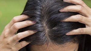 Kimyasal kullanmak yok: Beyaz saçları kapatan ev yapımı doğal boya tarifi