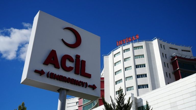 Kırıkkale’de dolmuşta tartıştığı genci bıçakla yaralayan kadın gözaltına alındı