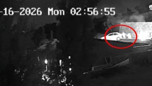 Kocaeli’de 4 metreden beton zemine çakılan kişi ağır yaralandı