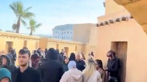 Kocaeli’de film için kurulan Mekke platosu binlerce ziyaretçi ağırlıyor