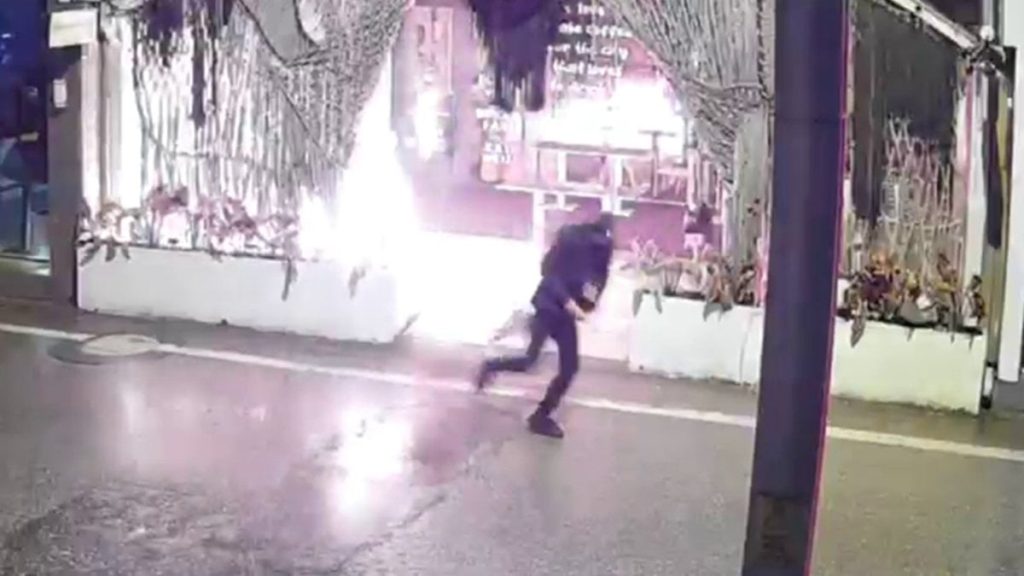 Kocaeli’de kafe kundaklayan 2 şüpheli İstanbul’da yakalandı