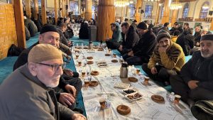Konya’da tarihi camide ‘Ümmet İftarı’ geleneği yaşatılıyor