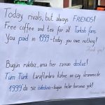 Kosova’da Türk taraftarlara duygulandıran jest: Siz hesabı 1999’da ödediniz!