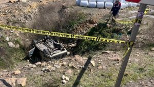 Kütahya’da yoldan çıkan otomobilde 2 kişi hayatını kaybetti