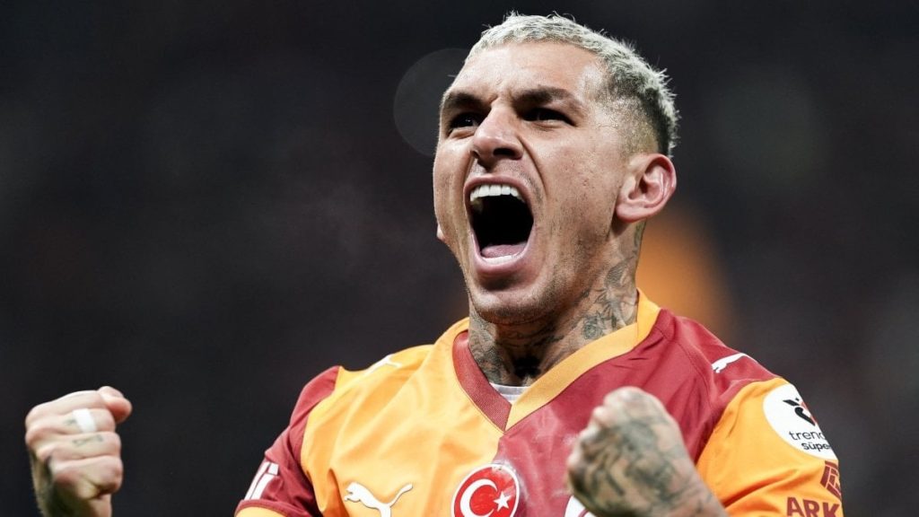 Lucas Torreira’dan ayrılık iddialarına cevap: Tarih yazmaya devam etmek istiyorum