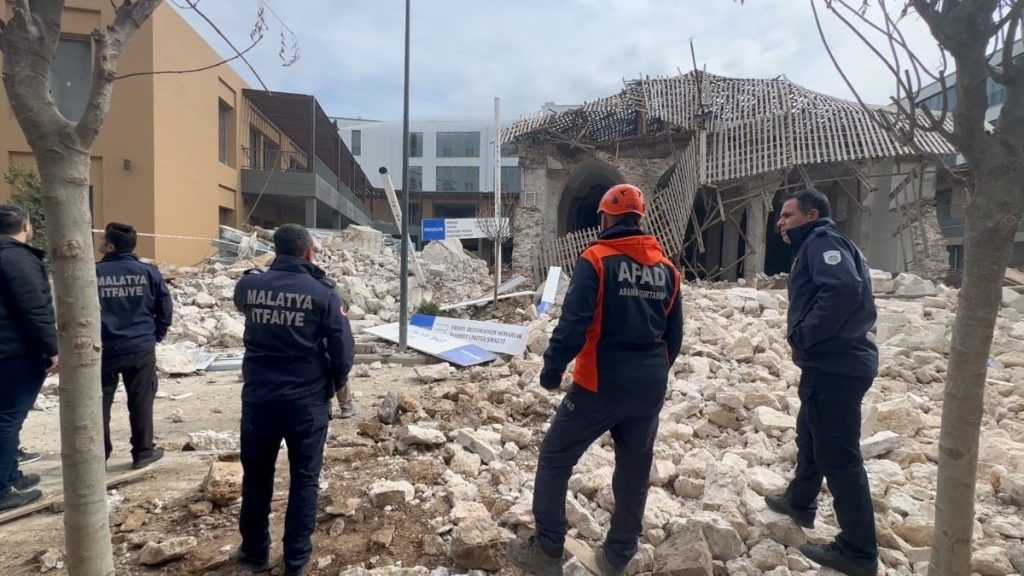 Malatya’da cami inşaatında göçük: 1 işçi yaralandı