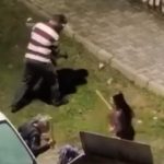 Malatya’da eski eşiyle tartıştı: Komşular sopayla dövdü