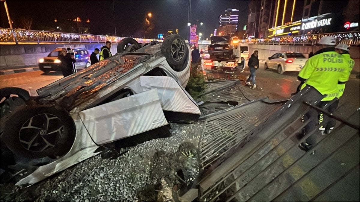 Manisa’da takla atan araçlardan burunları dahi kanamadan çıktılar