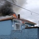 Manisa’da tek katlı ev alevlere teslim oldu